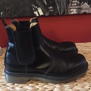 Dr. Martens 2976 Chelsea Boot